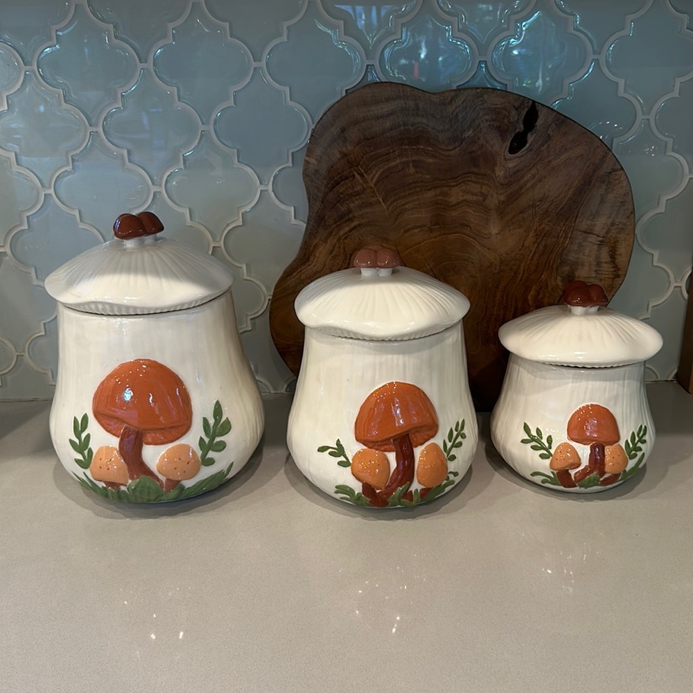 Mushroom small canister cookie jar vintage Arnel’s decor kitchen cottagecore - Picture 4 of 14